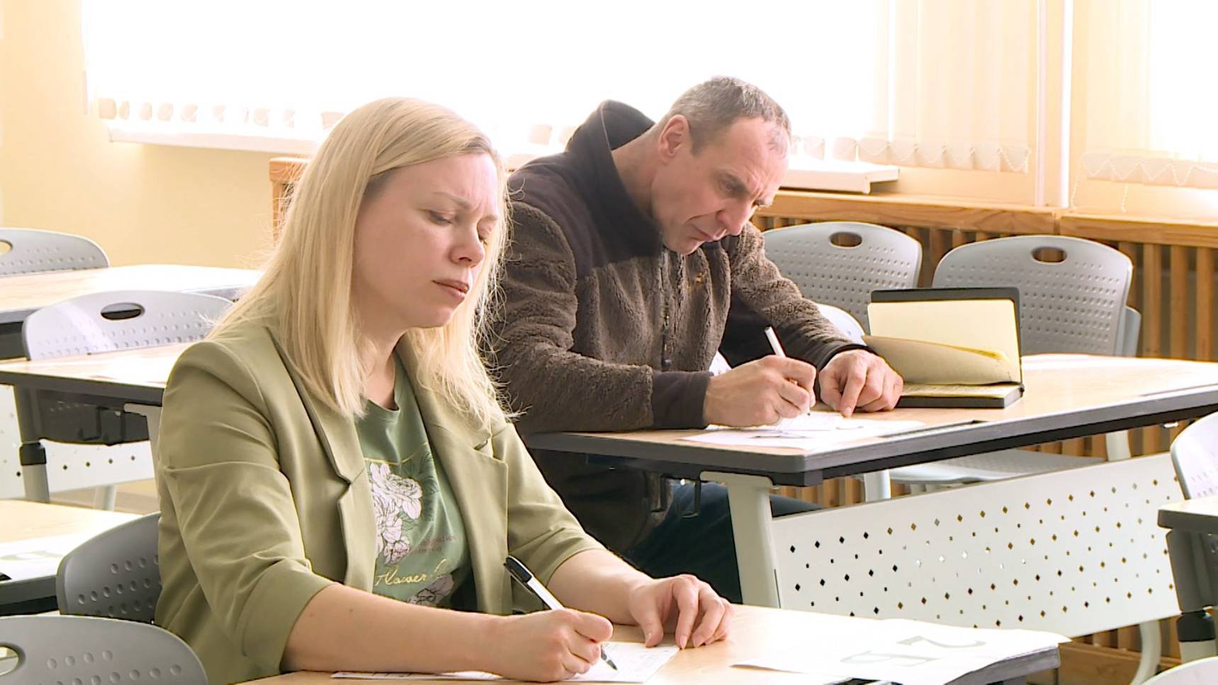 Родители старшеклассников Севастополя написали ЕГЭ по математике