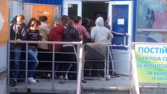 Конец эпохи бедности. Украинцы штурмуют секонд-хэнды
