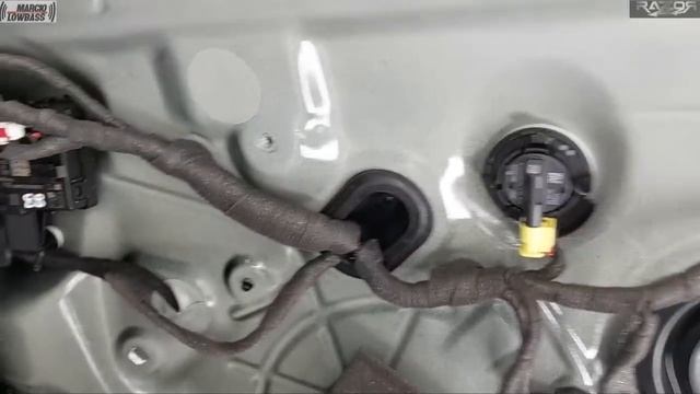 Jetta Reinstalação Sub de Step, Falantes Blam, Amps Rebec e DAT by Razor