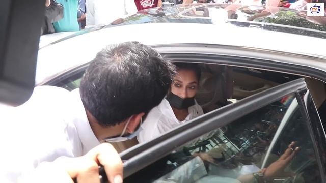 Sidharth Shukla Mother Rita Shukla Heartbroken Arrive Her Son Last R!tes