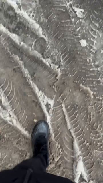 Как можно сидеть дома, когда за окном такое.