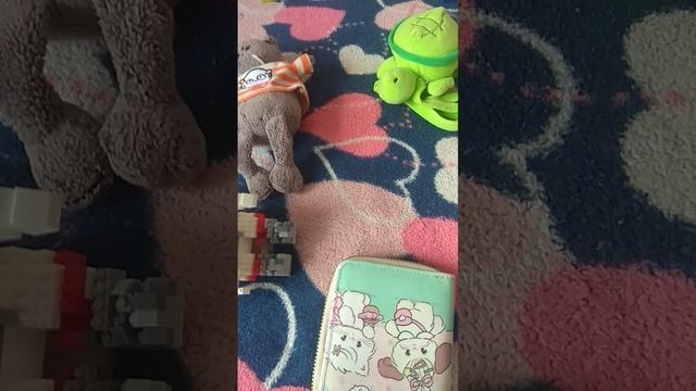 Котик Басик играет в амонгас!!! Но не знает того что он играет на режиме..... ПРЯТКИ