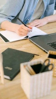 113 казахстанок оказались под следствием из-за миллионных декретных