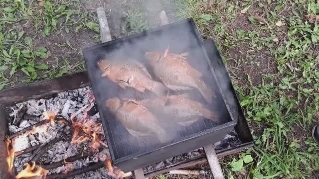 Копченый  карась- истинное наслаждение.