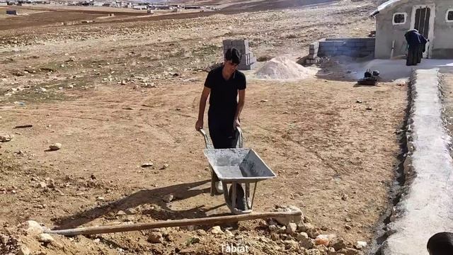 Tense Reunion: Ex-Husband and Second Wife Face Suppression by Nomadic Woman🎉🌻