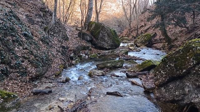Дорога и водопад Джур-Джур, река Улу-Узень. Крым.27.01.2025