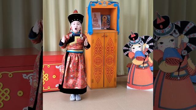 Алина Болотова, 6лет
Стихотворение "Эжы" Должид Даксановой