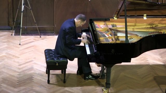 Scriabin, Valse op. 38 — Piotr Izyumov