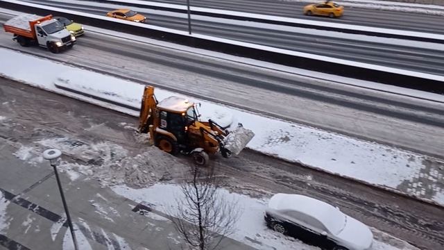 Москва, уборка снега. 22.01.2022. Искусство тракториста