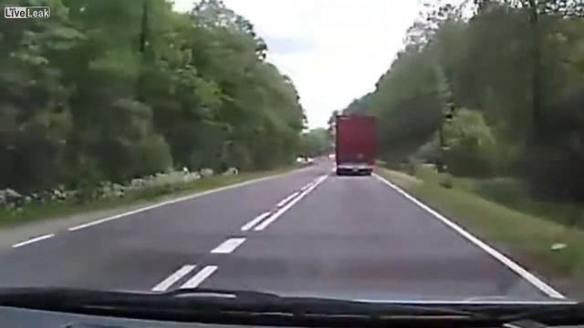 HORRIBLE SHOCKING FRONTAL CRASH