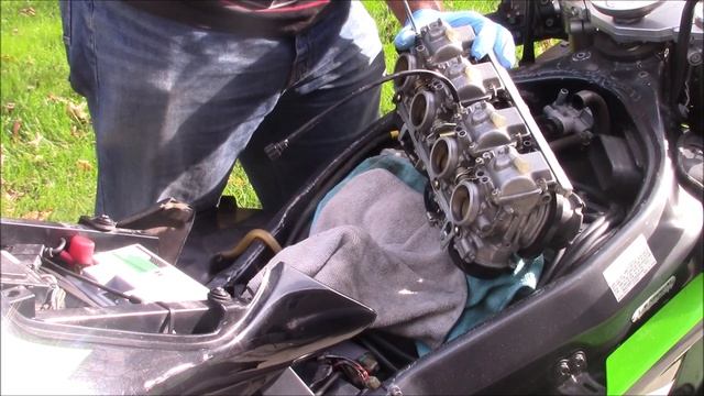 2002 ZX7R Hard Start - Won't Idle Without Choke.   Carb Service
