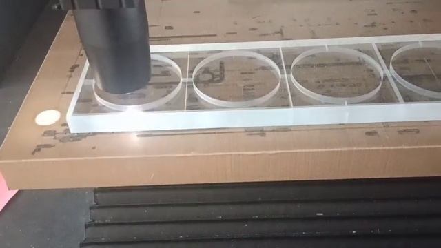 Пикосекундный станок для резки стекла — XTLASER-Видео 3