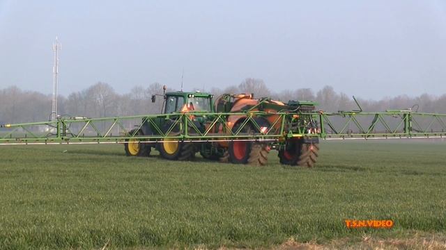 Spuiten met Amazone UX 4200 Akkerb. J.R.Bosker.