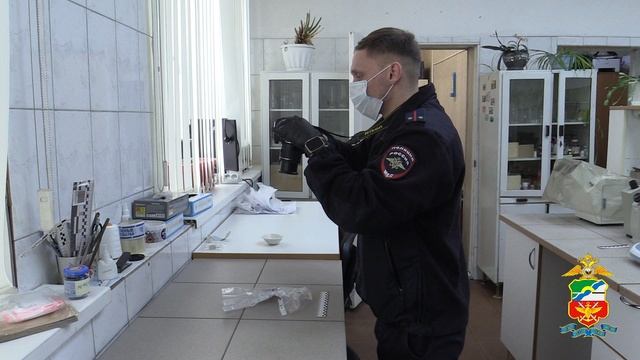 В Новокузнецке транспортные полицейские задержали 44-летнего мужчину с синтетическими наркотиками