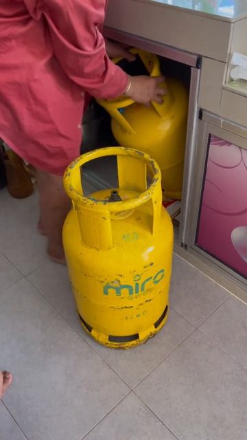 ordered cooking gas cylinder, delivered within 30 mins, good service