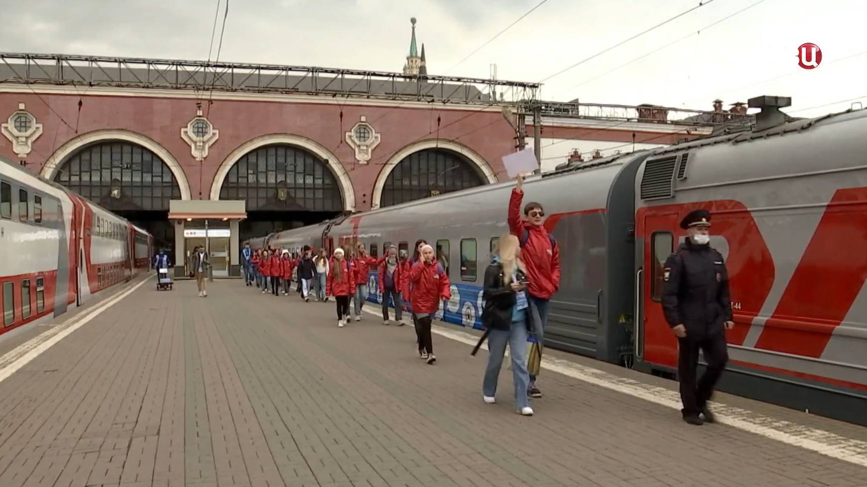 Дети до 18 лет смогут ездить в поездах дальнего следования за полцены / События на ТВЦ