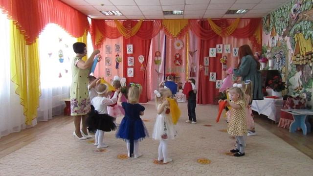 Танец с платочками
