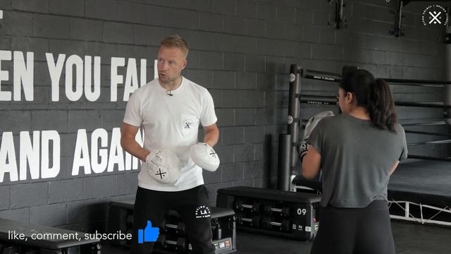 3 Common Boxing Padwork Mistakes When Catching the Jab and How to Fix Them