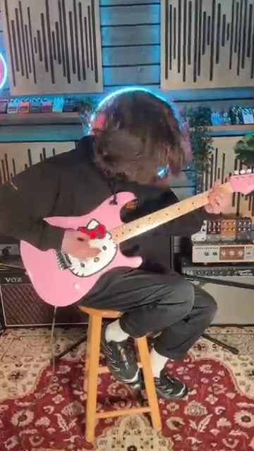 гитара hello kitty fender