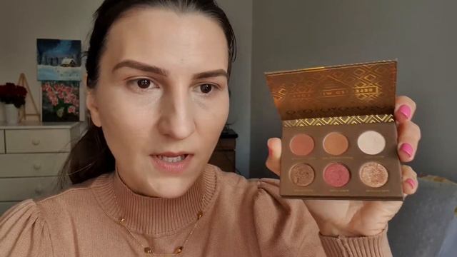 Easy, everyday make-up look using few tools and my own hands. Beginner friendly.