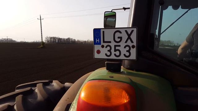 Axanit Kaba John Deere 6330+RTK+Cukorrépa vetés Kühne Kleine Unicorn 20160404.mp4