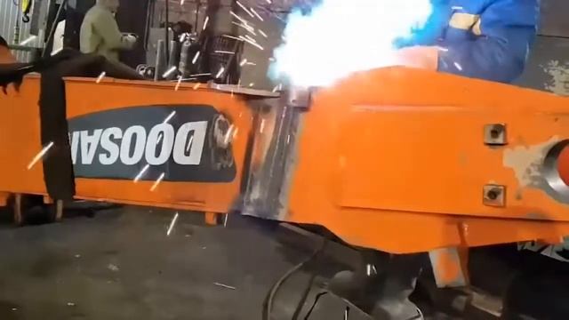 Высокотехнологичный процесс сварки стальных конструкций, такого вы никогда не видели раньше.