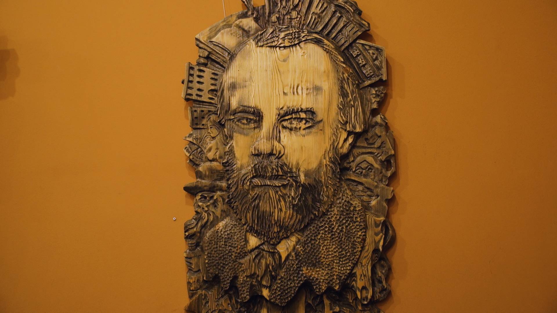 Выставка 02.03.25 Павла Кодинцева "Миры Достоевского" , мастера резьбы по дереву