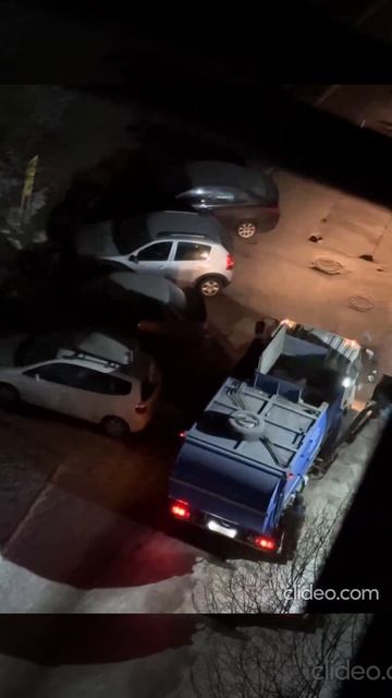 Мусоровоз в городе-курорте Железноводске регулярно будит всю округу