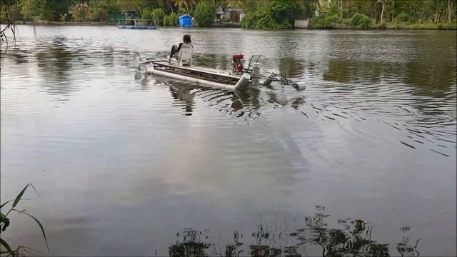 An awesome PVC pipe jet-boat: Success at last!!! - 4th river test