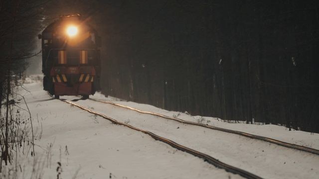 Тепловоз ТЭМ2-1212 Лыткаринского ППЖТ следует резервом по промышленной ветке.