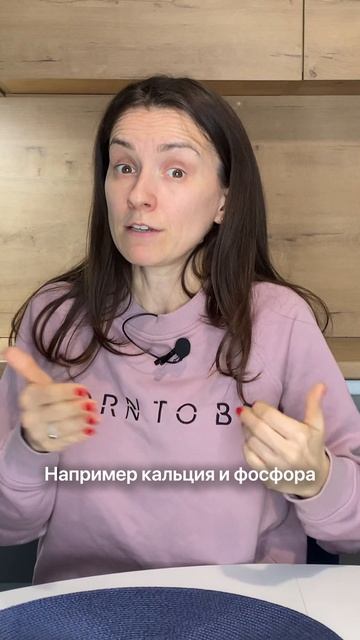 А чем кормите своего питомца вы — кормом или натуралкой? 🧐