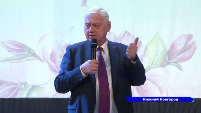 Жительниц Сормовского района поздравили с наступающим женским праздником