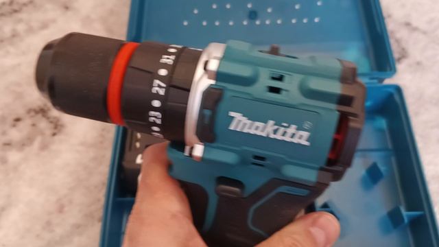 Китайский шуруповерт Makita