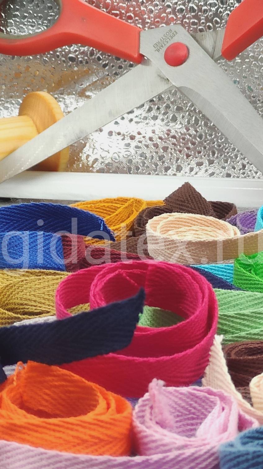 Красная киперная лента