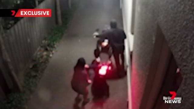 Bayside family home burgled three times in one night | 7 News Australia