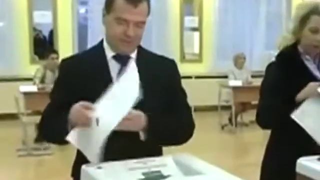 Mnogouvazhaemyi_shkaf.mp4