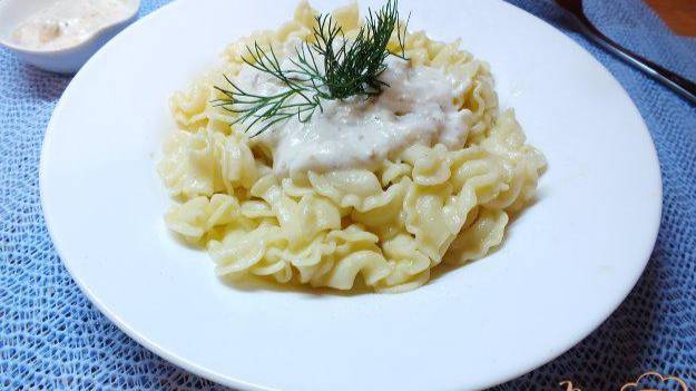 Макароны под сливочно-чесночно-ореховым соусом