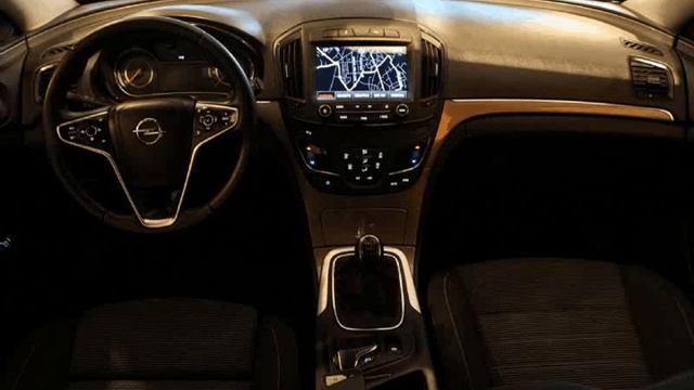 Opel Insignia Sports Tourer 2.0CDTI EXECUTIVE C GPS  para Venda na Via Centro