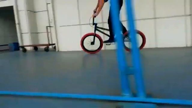 ПРЫЖОК НА BMX