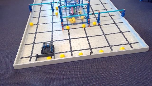 Vex IQ - Pitching In