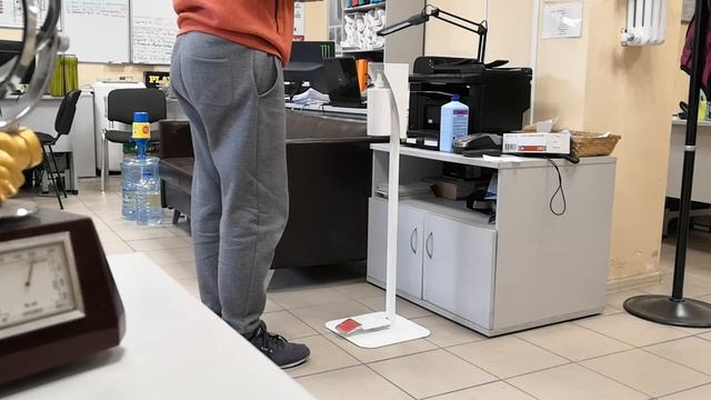 Стойка для дезинфекции рук. Бесконтактный спрей
