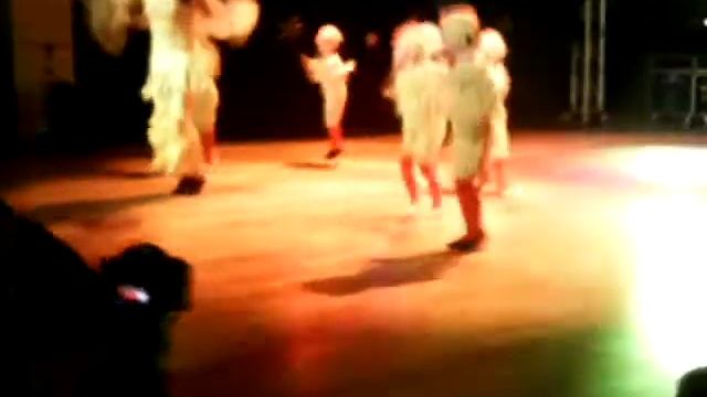 Zumba kids Alytaus šokių studija"SVAJONĖ". "Viščiukų" šokis, atlieka 3-5 metų mažyliai.