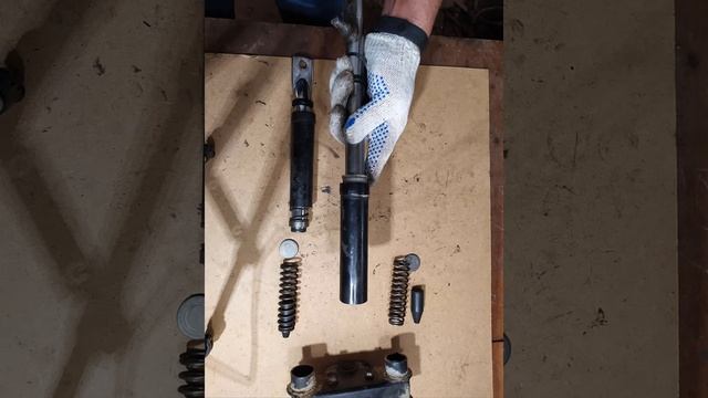 устройство передней вилки/Sectional front fork device/