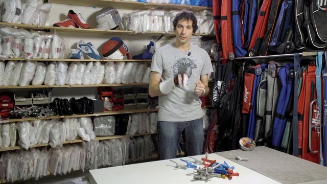Types of fencing grips for epee and foil, how important it is to choose the right handle for fencin