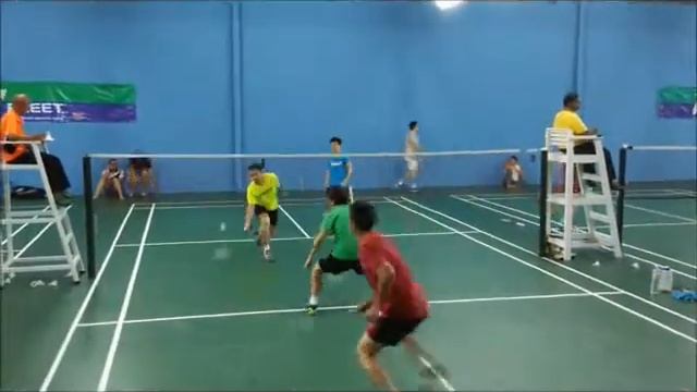 Lo-Steve in action Stapok Badminton Open 2014 Quarters