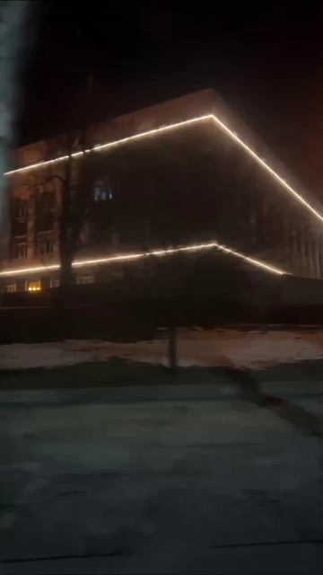 Макеевка. Как же красиво подсвечивается Дворец вечером 😍