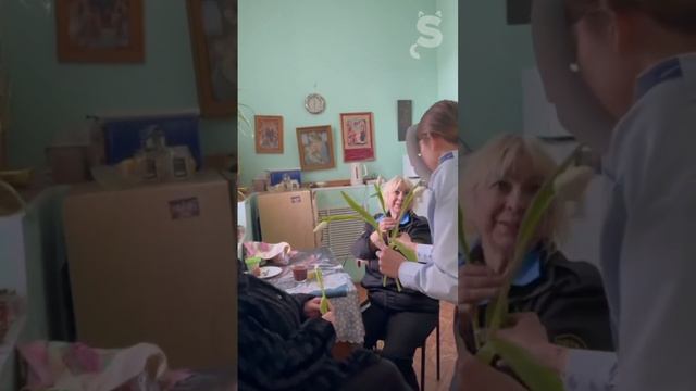 С 8 марта, прекрасные девушки и женщины!