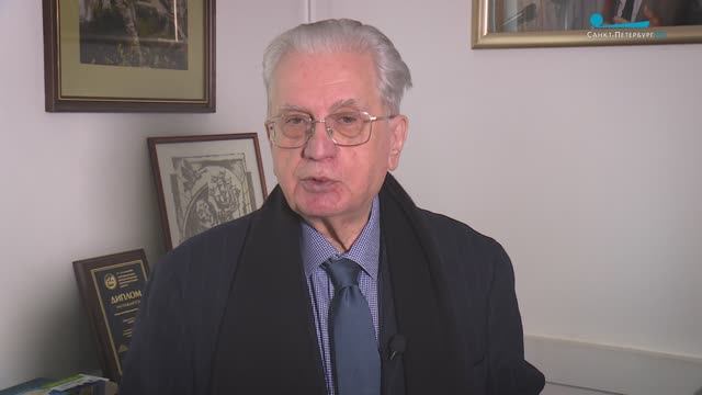 С праздником 8 марта петербурженок поздравляет Михаил Пиотровский