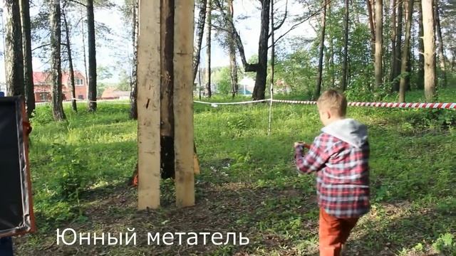 Юнный метатель ножей - Илья