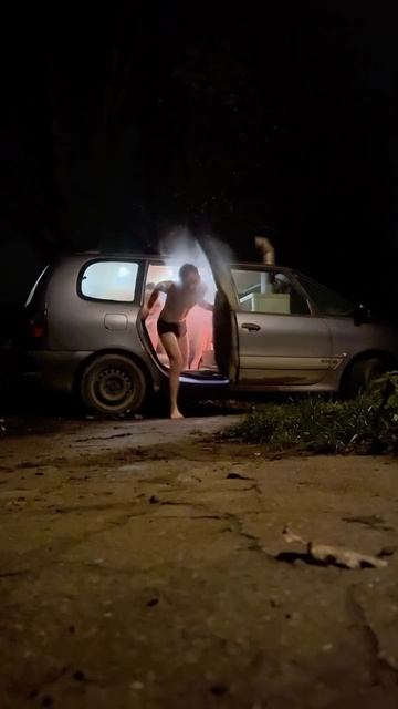 Немцы превратили тачку в РУССКУЮ БАНЮ — они сделали сауну с печью